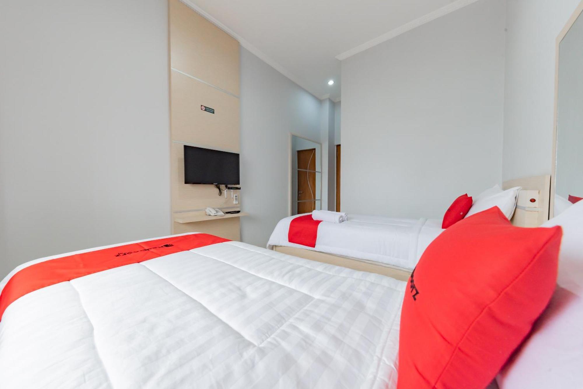 Hotel Reddoorz At Kandaga 80 Near Stadium Arcamanik Bandung